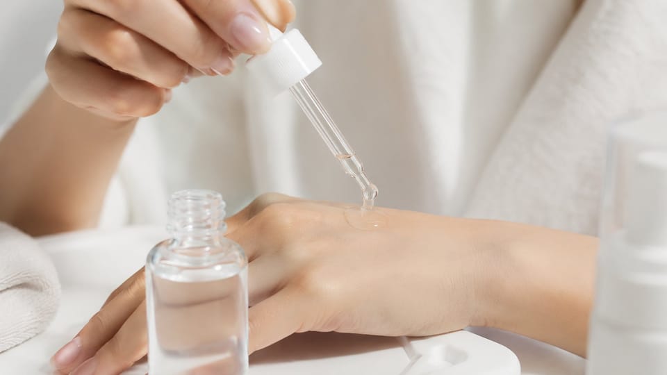 BHA salicylic acid serum loại bỏ mụn đầu đen bằng cách thâm nhập vào lỗ chân lông