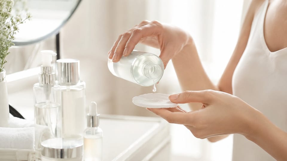 Chọn Toner Cho Da Dầu, Lỗ Chân Lông To: Loại Nào Hiệu Quả?