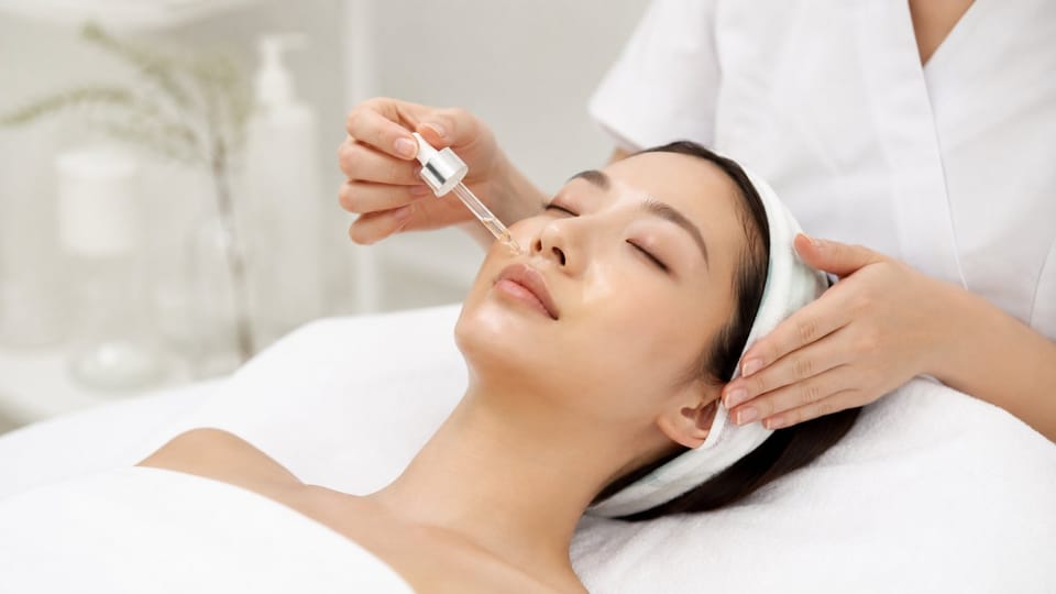Facial Là Gì? Các Loại Facial, Tác Dụng và Tần Suất Làm Đúng